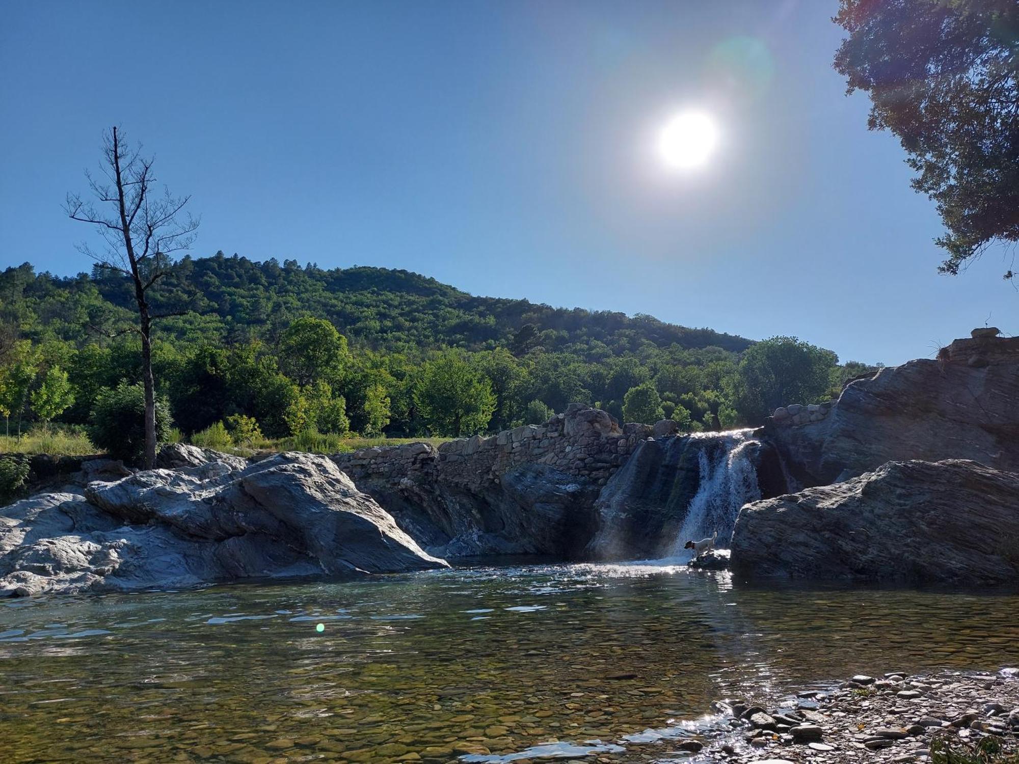 Gite Et Jardin En Bord De Riviere Saumane Экстерьер фото